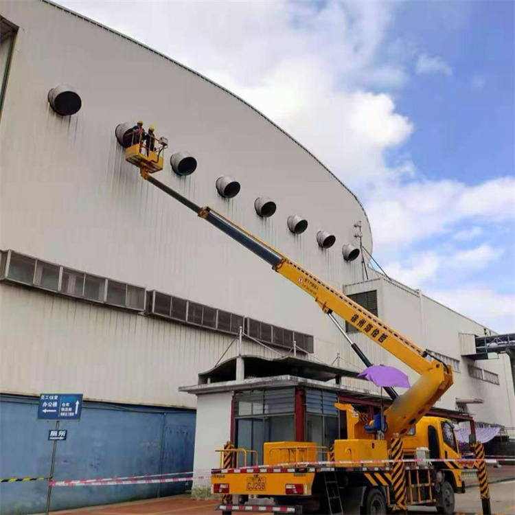 关岭高空作业车出租服务：专业广告牌安装解决方案