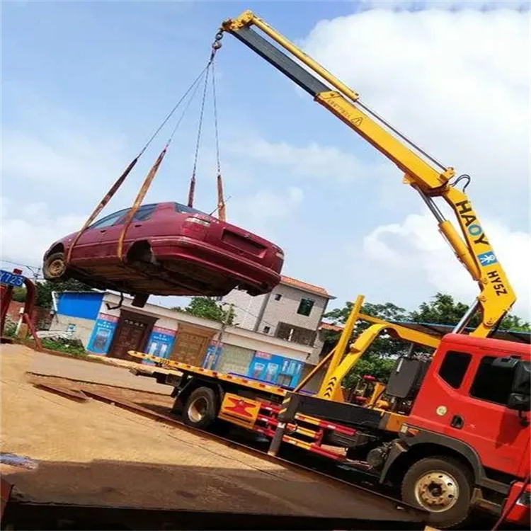 关岭吊车吊汽车的正确方法